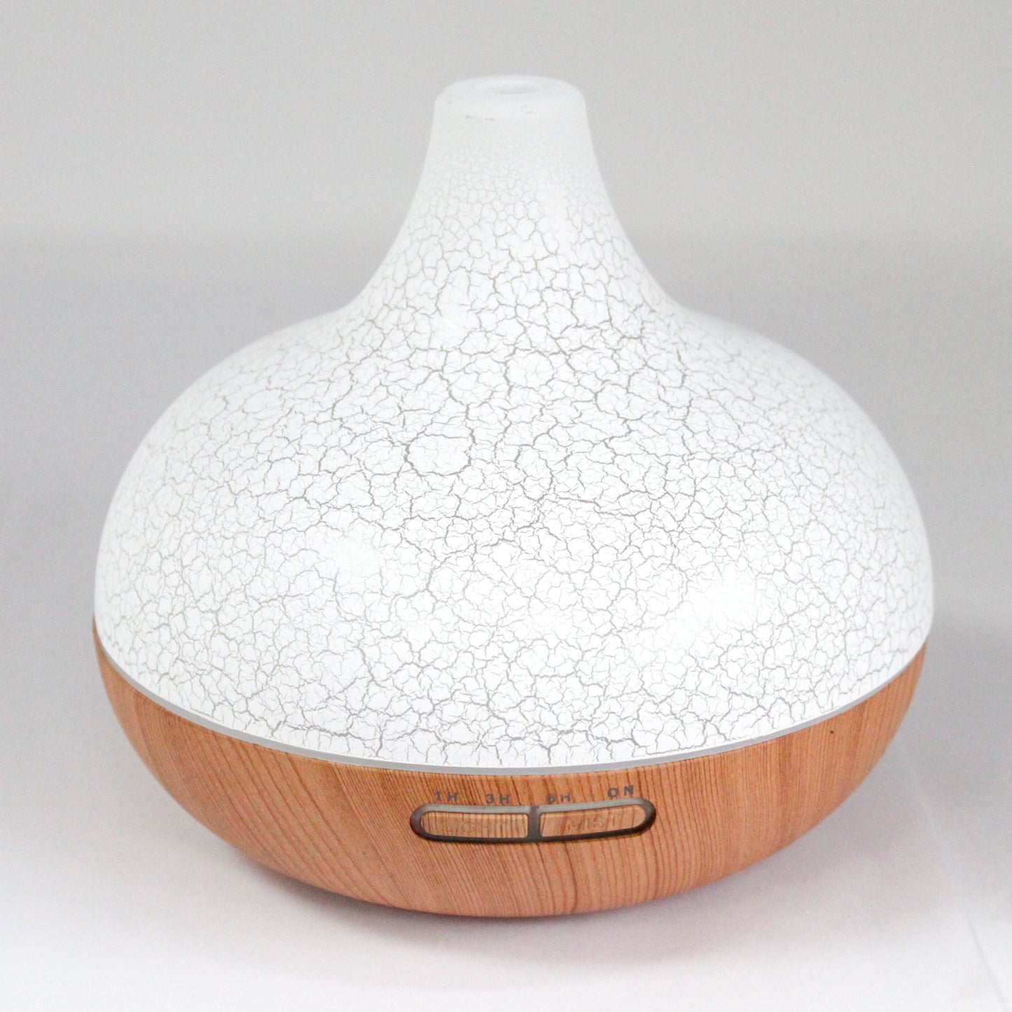 White cracked texture diffuser with wooden base