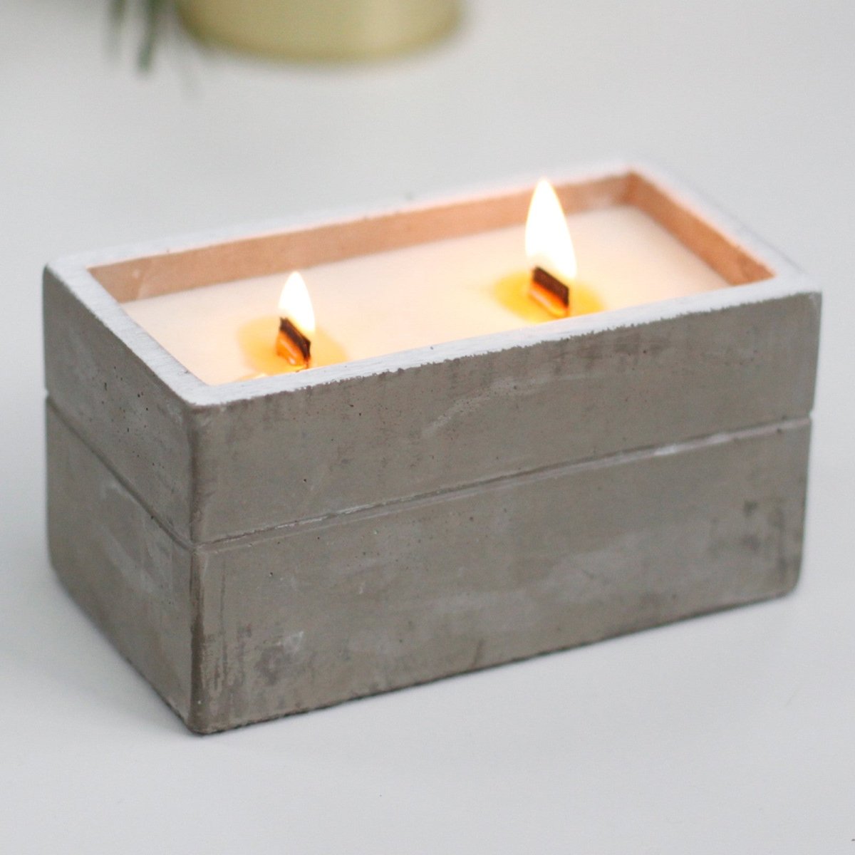 Concrete Soy Candle Large - Clove & Dark Sandal - tebaspa