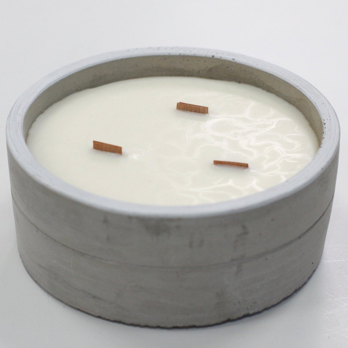 Concrete Soy Candle Large - Patchouli & Dark Amber - tebaspa
