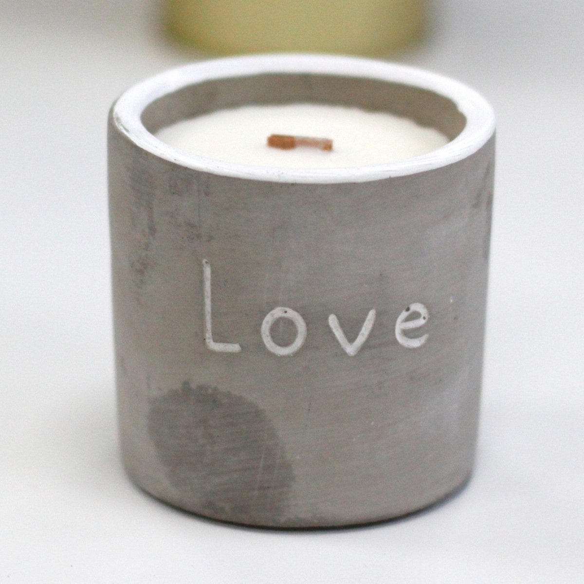 Concrete Soy Candle Love - Purple Fig & Casis - tebaspa