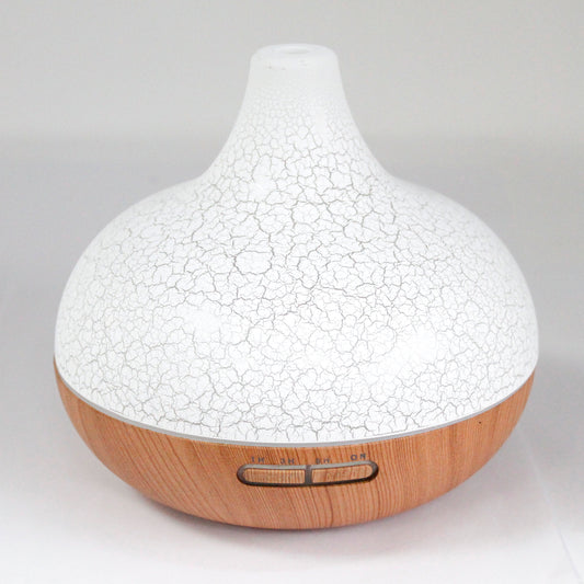 White cracked texture diffuser with wooden base 